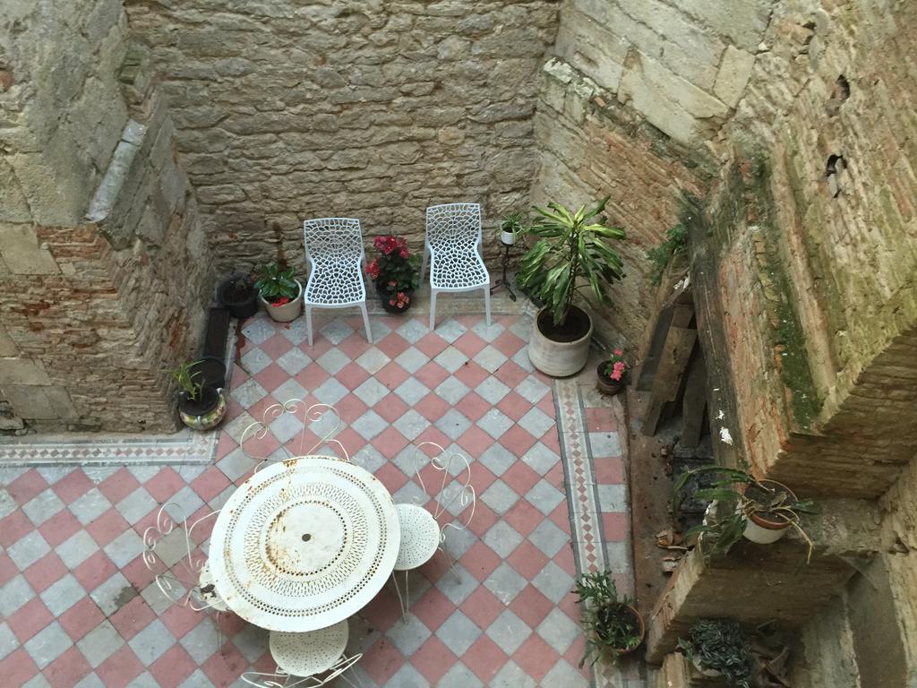 B&B Le Chat Qui Dort Montricoux Bagian luar foto