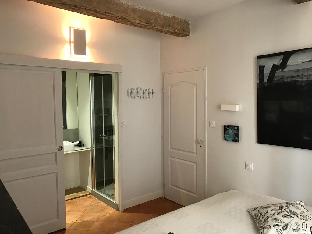 B&B Le Chat Qui Dort Montricoux Bagian luar foto