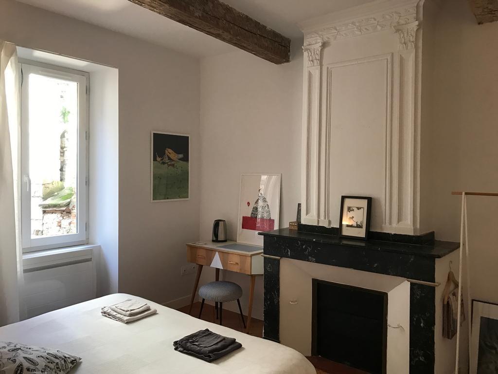 B&B Le Chat Qui Dort Montricoux Bagian luar foto
