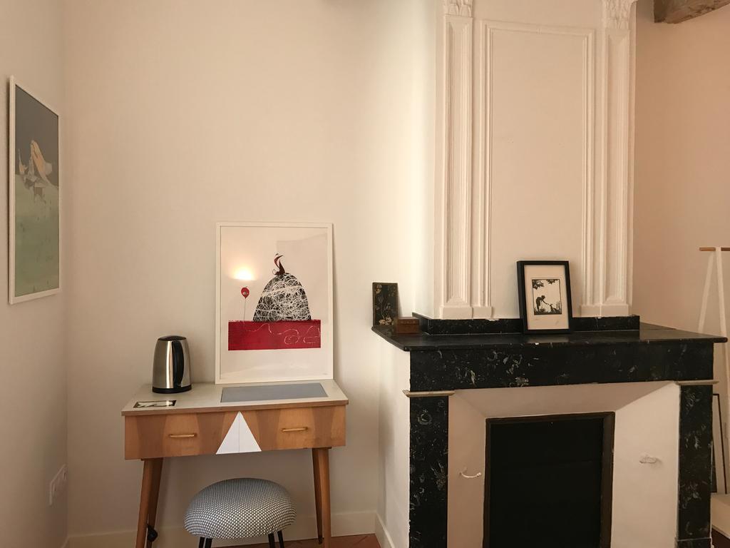 B&B Le Chat Qui Dort Montricoux Bagian luar foto